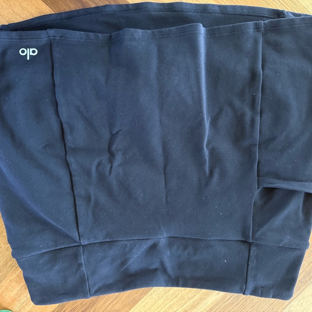 ALO Yoga black skirt